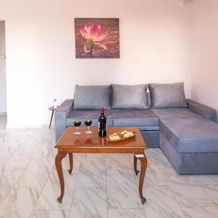 Fotini Nyaraló Számi