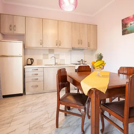 Fotini Nyaraló Számi